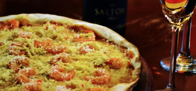 Villa Rios: pizza com espumante