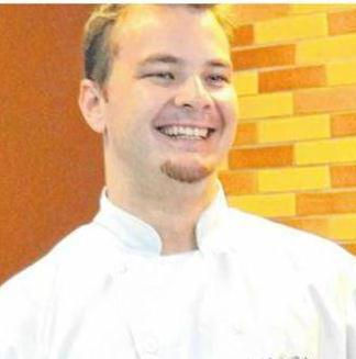 Dedicação de um jovem criativo