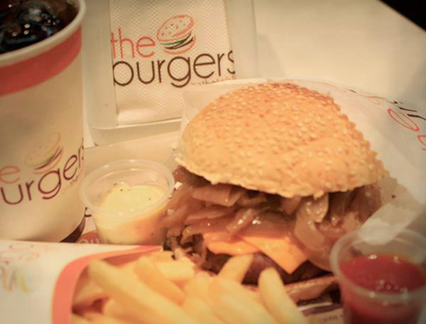 Lanche no The Burgers On The Table
