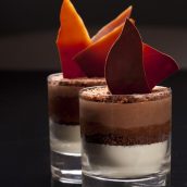 Mousse de três chocolates