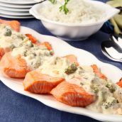 Salmão com molho de legumes