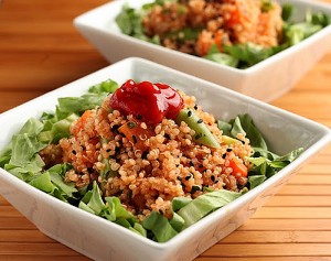 Salada de quinoa e legumes
