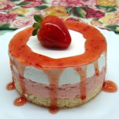 Mini bolo de morango