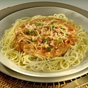 Espaguete ao molho cremoso de ricota