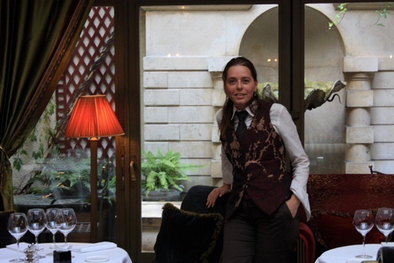 Sommelier ministra curso sobre champanhe e espumantes