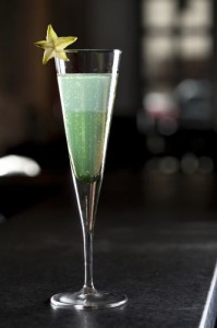 Aple Sour: drink de champagne com maçã verde e vodca de vanille (Divulgação)