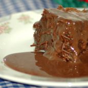 Bolo de chocolate molhadinho
