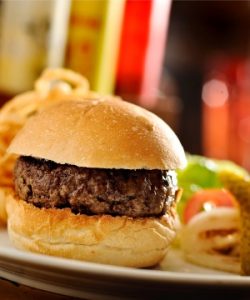 Para os amantes do hambúrguer tradicional: burger clássico (Divulgação)