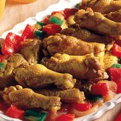 Asinhas de Frango com tomate e pimentão