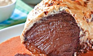 Ô delícia: alcatra assada com maionese (Ozmurd Alves / Divulgação)