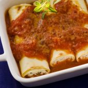 Canelone de ricota com molho de tomate rápido