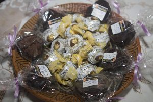 Brownies de castanha do Pará e trufas de cupuaçu do Papa Chibé (Foto: Luizinho Coruja)