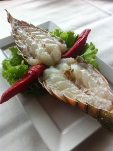 O buffet do Boi Negro oferta alguns frutos do mar como lagosta (Divulgação)