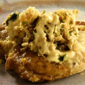 Bisteca de porco com carne de siri