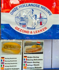 Quiosques tradicionais holandeses com a frase “Gezond & Lekker”, que quer dizer: saudável e delicioso! 