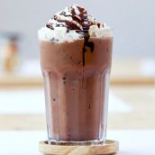 Milk shake de chocolate caseiro