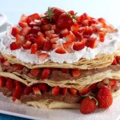 Folhado de chocolate e morango