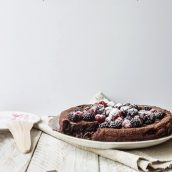 Bolo cremoso de chocolate