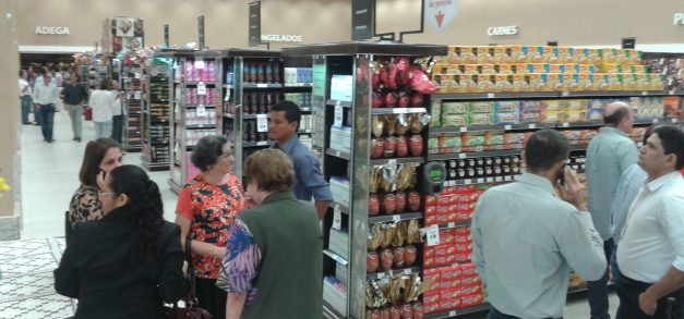Mercadinhos São Luiz abre loja na Avenida Santos Dumont