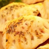 Meia-lua de presunto com catupiry