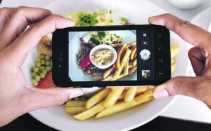 Alimentos terão calorias mensuradas por aplicativo de celular (Foto: UOL)