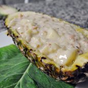 Camarão tropical no abacaxi