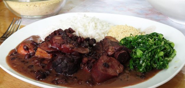 Almoço de sábado: feijoada em Fortaleza