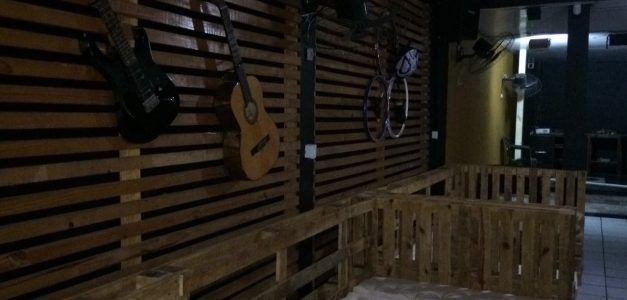 Meeting Point Pub aposta na união rock e retrô em Fortaleza