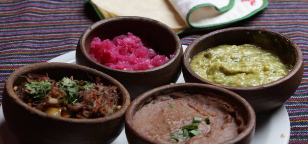 Sanduíche gigante, comida árabe ou a velha saladinha: dez dicas de delivery em Fortaleza