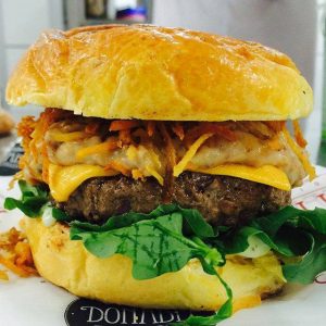 Brutus Burger é novidade do Donadel Food Truck ao público fortalezense