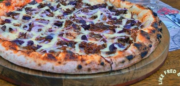 Happy Like Fred & Lucci tem cardápio extremamente rico de pizzas