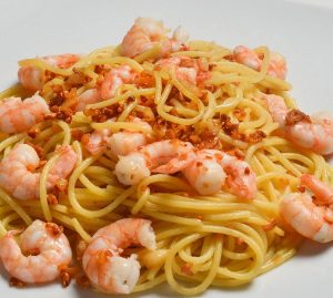 Spaghetti alho e óleo e camarão