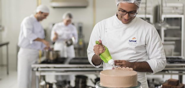 Senac promove evento sobre mercado confeiteiro