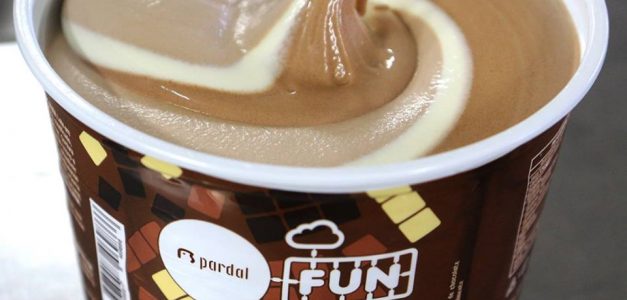 Pardal lança sorvetes de açaí com banana e churros