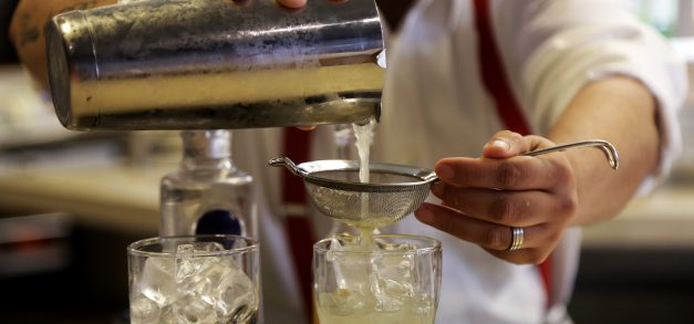 Instituto Diageo forma mais de 600 bartenders no Ceará