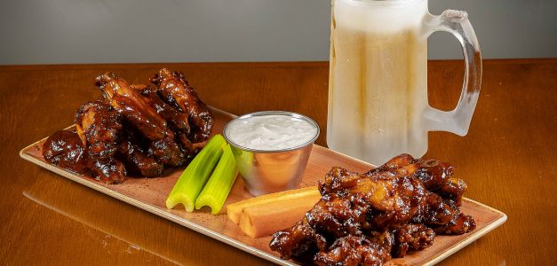 Hard Rock Cafe lança happy hour com bebidas pela metade do preço
