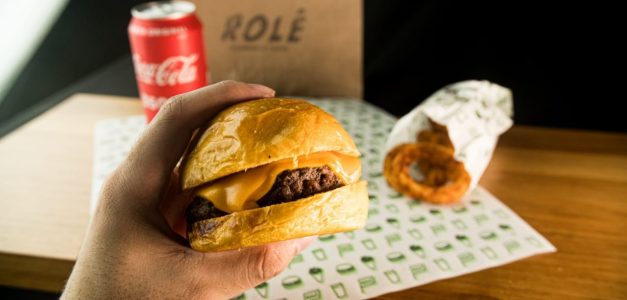 Rolê Burguer lança happy hour com novas promoções