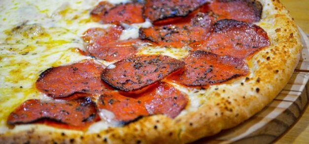 Caveirão Pizza traz a Fortaleza pizza brasileira com muito recheio