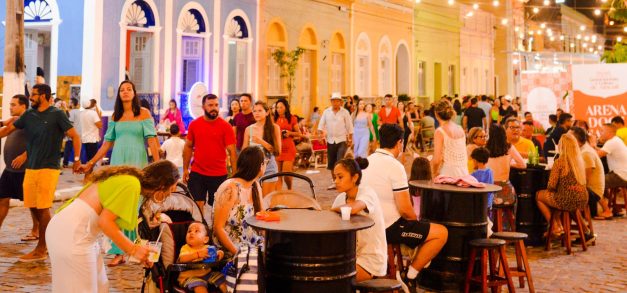 O Festival de Gastronomia e Cultura do Aracati acontece do dia 17 ao dia 19 de novembro e reúne 70 stands de gastronomia e mais de 100 apresentações culturais e musicais